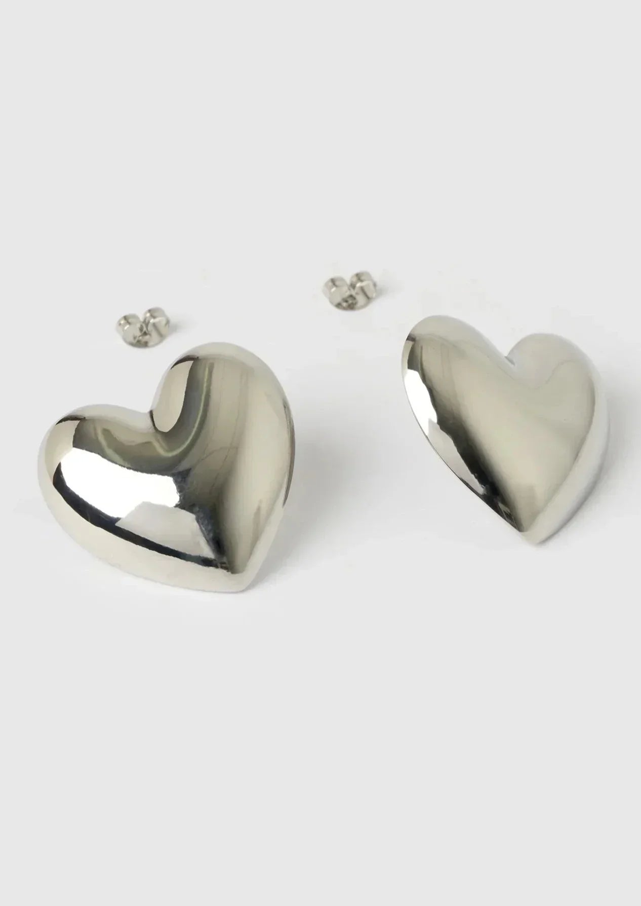 Nina | Heart-Shaped Studs
